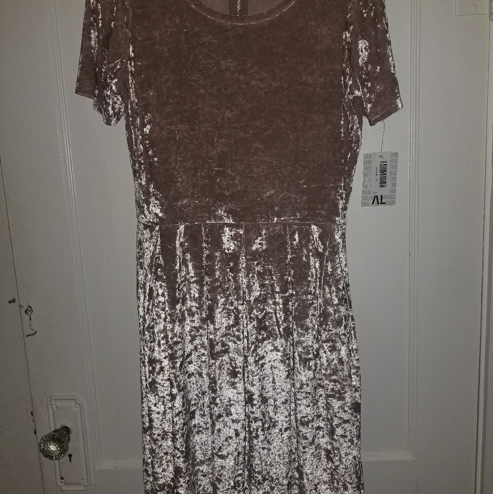 SOLD Elegant Amelia